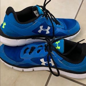 3 DAY SALE! Men’s UnderArmor Shoe